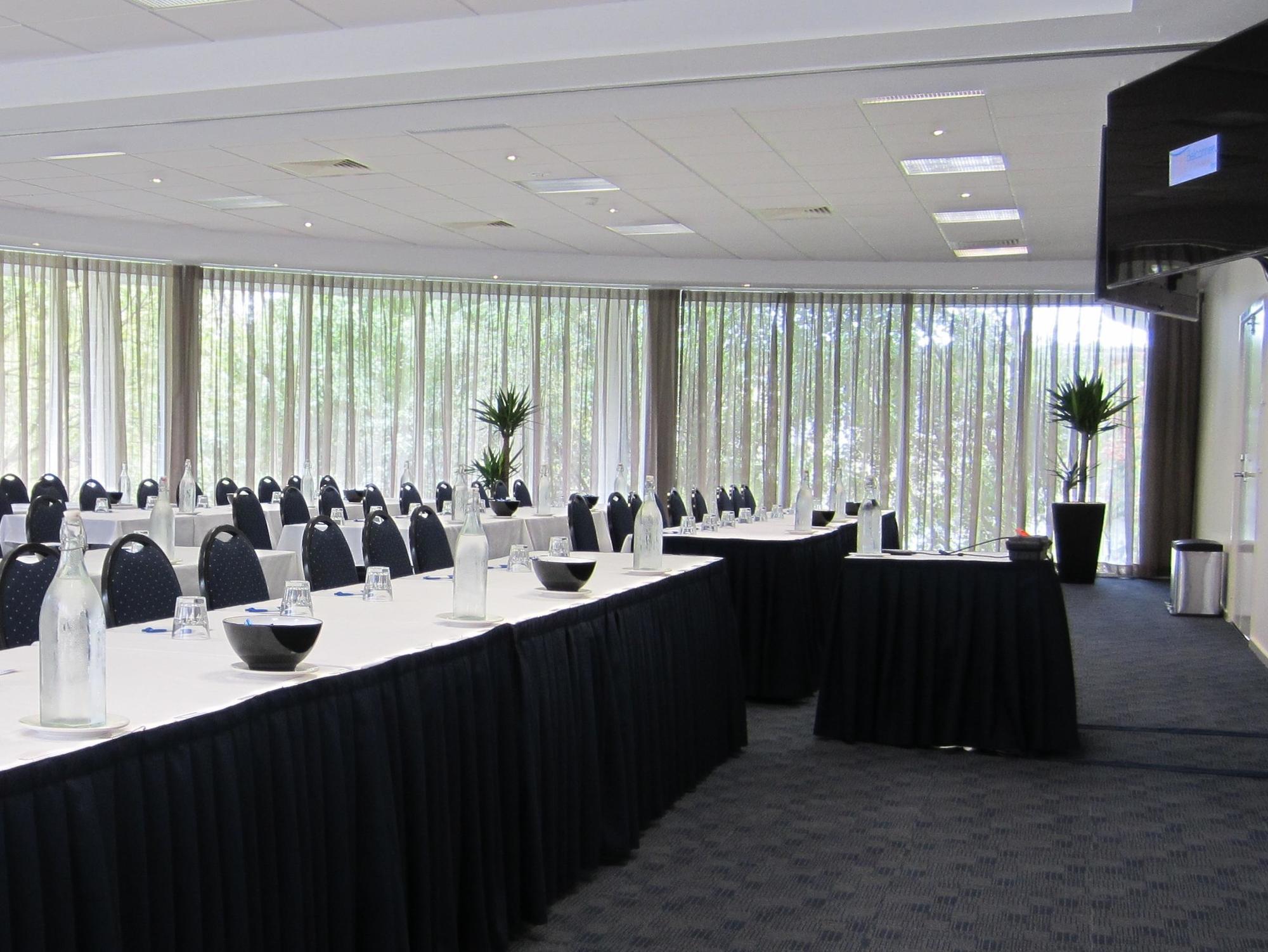 Ramada Encore Belconnen Canberra Exterior foto