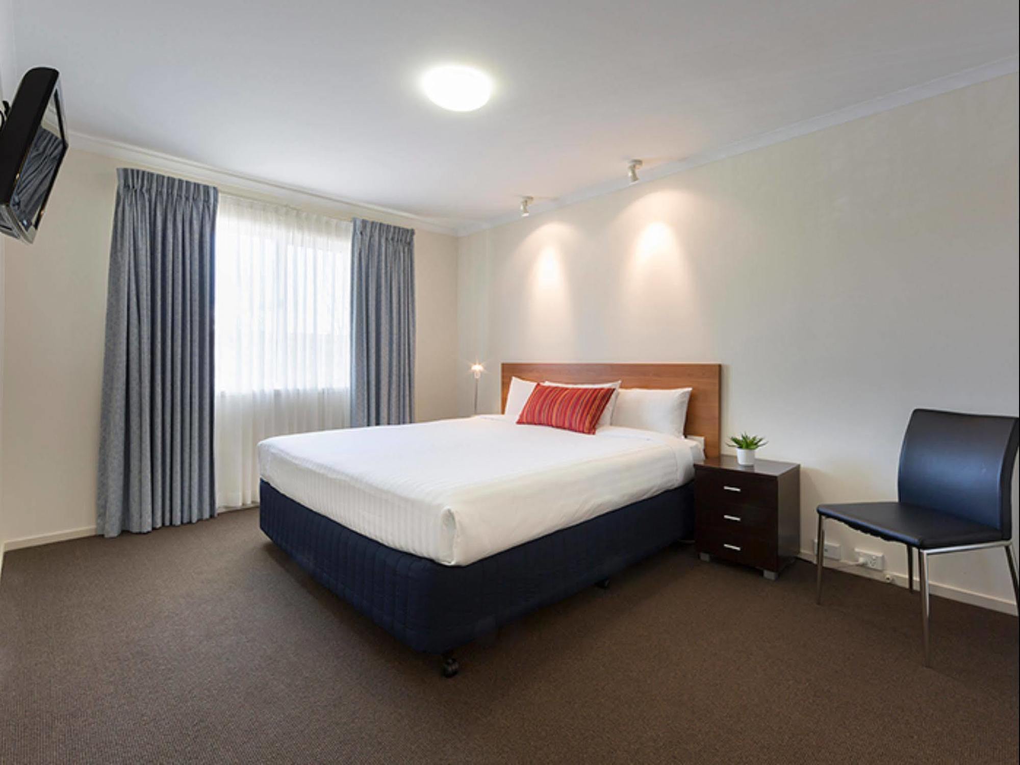 Ramada Encore Belconnen Canberra Exterior foto