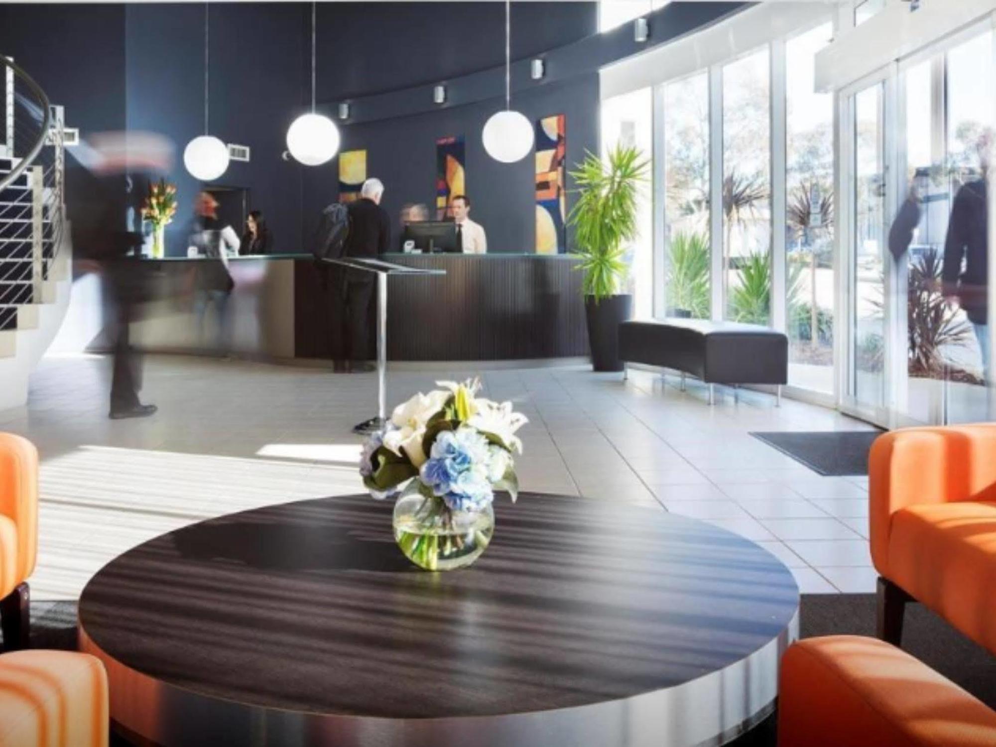 Ramada Encore Belconnen Canberra Exterior foto
