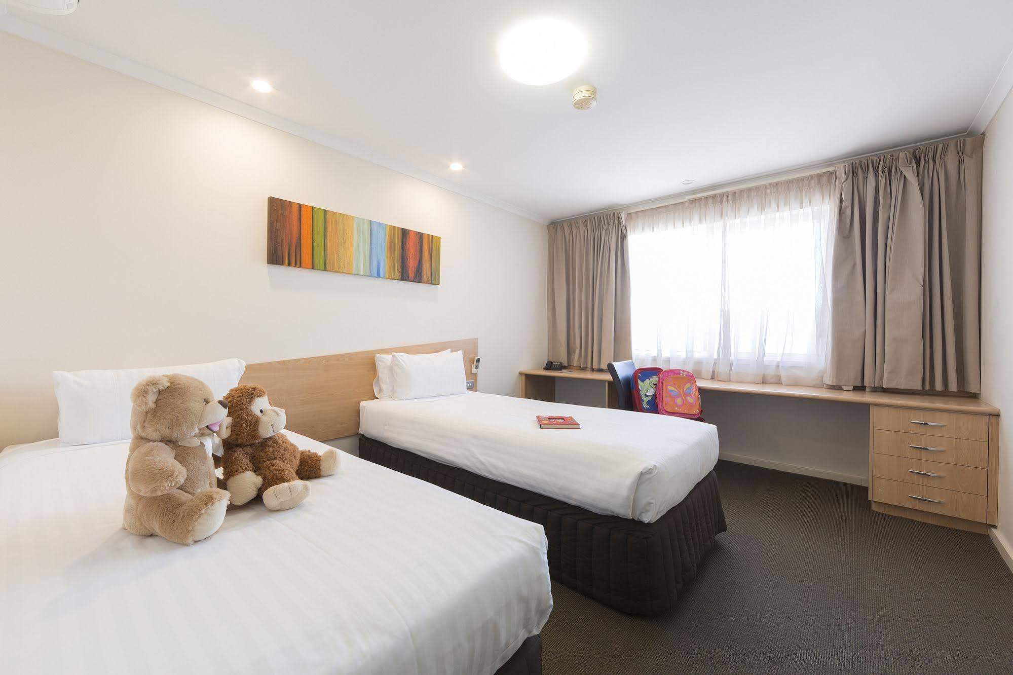 Ramada Encore Belconnen Canberra Exterior foto