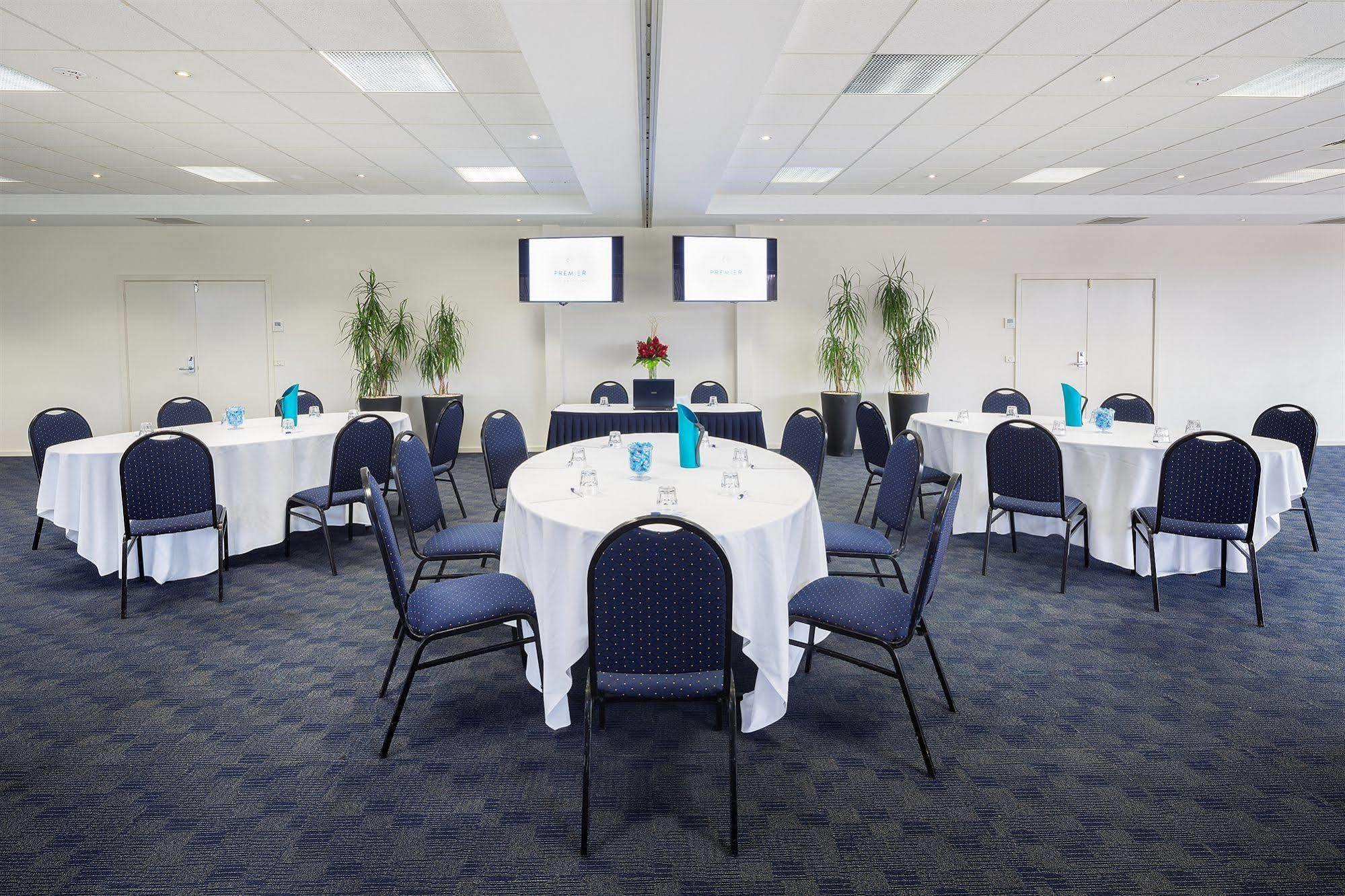 Ramada Encore Belconnen Canberra Exterior foto
