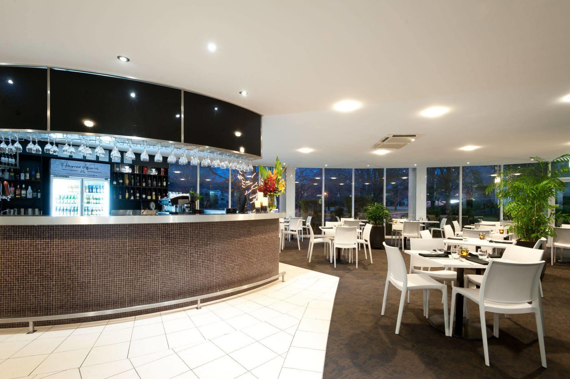 Ramada Encore Belconnen Canberra Exterior foto